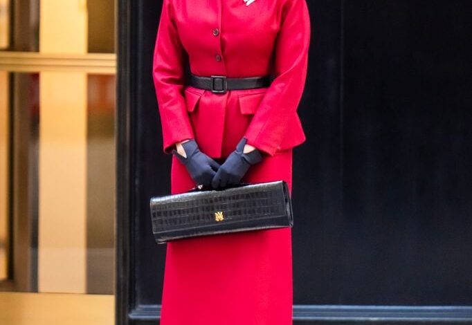 Jennifer Lopez Unrecognizable in New Look Featuring Spanish Footwear on the Streets of New York