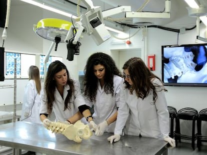 Catalonia Prepares Reform of Scholarship System and University Education