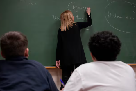 Власти Мадрида скрывают реальное положение учителей в регионе