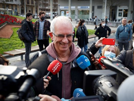 В Стране Басков разгорелся скандал из-за литературной передачи на радио