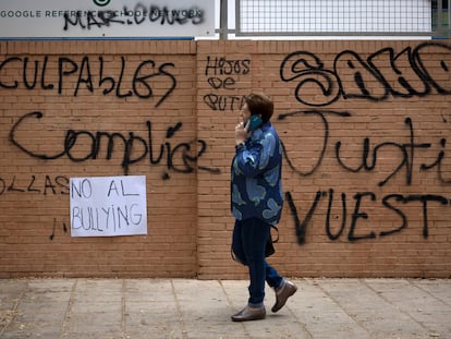 Un colegio de Sevilla inicia reformas tras la tragedia con una alumna