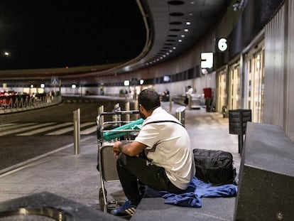 В Мадриде закрыли центр для бездомных после выселения из Бархас