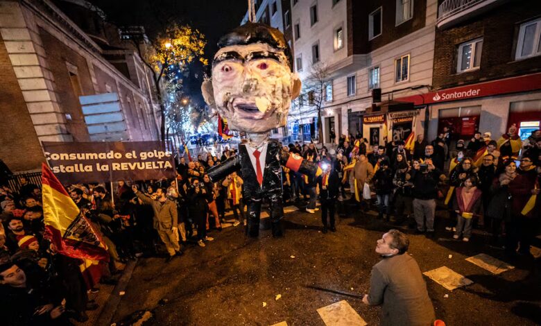 Сторонники Vox планируют направить участников митинга PP к штаб-квартире PSOE в Мадриде