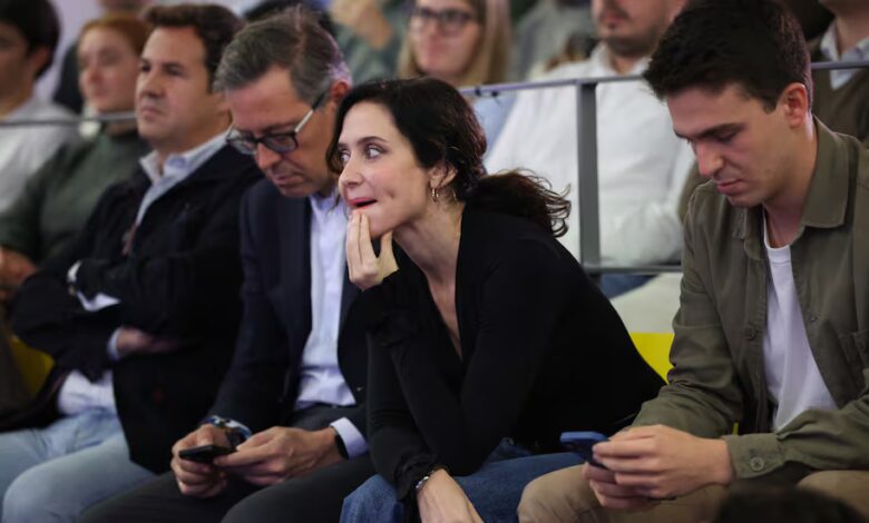 Ayuso Refuses to Comply with Law on Registering Doctors Who Object to Abortions