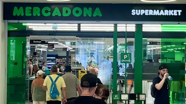 How Madrid Supermarkets Will Operate on Almudena Day Weekend 2025