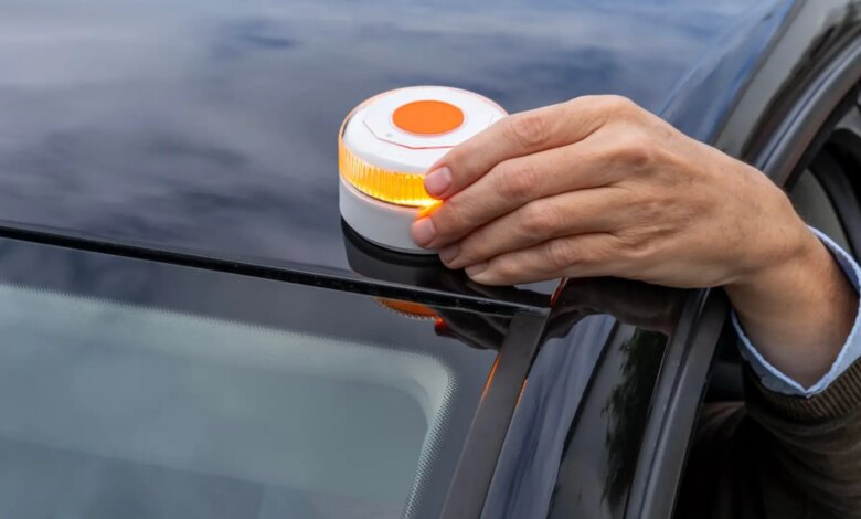 DGT Explains How Geolocation of New V16 Emergency Beacons for Cars Works in Spain
