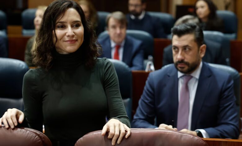 Фейхоо выступил с резкой критикой по делу больницы Торрехон, пока Айюсо молчит