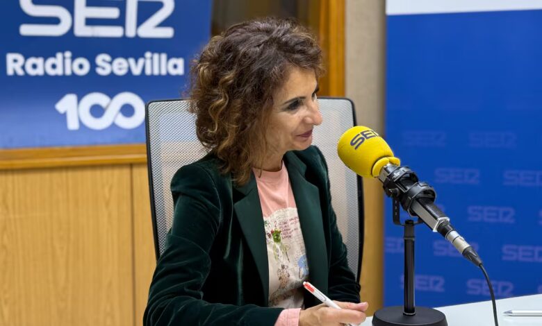 Монтеро обвиняет власти Андалусии в планах ввести плату за медуслуги