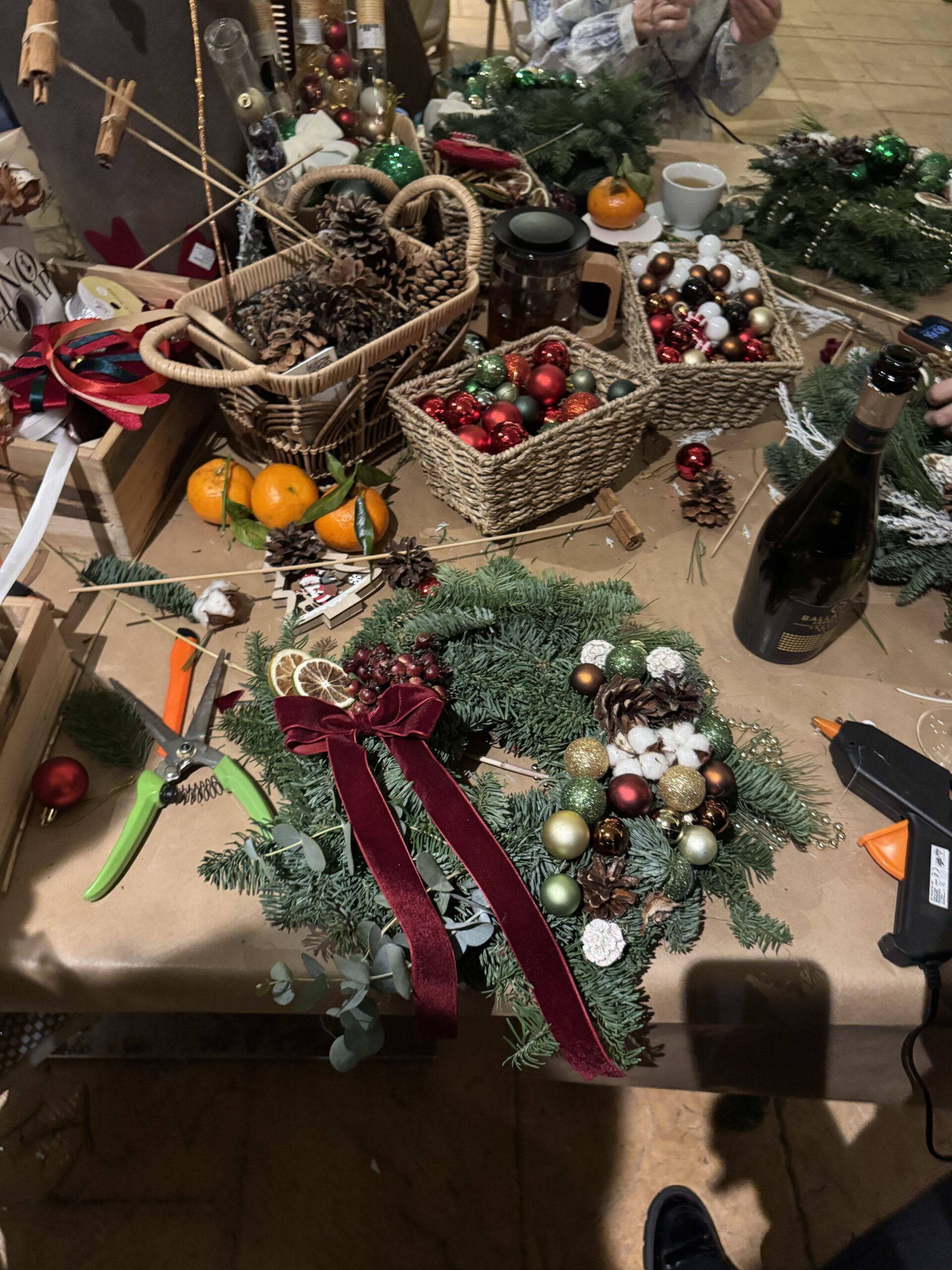 Как украсить дом к Рождеству в 2025 году с помощью стильных венков