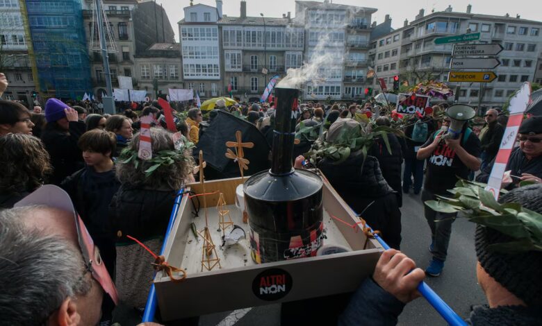 Thousands Protest Altri Factory Construction in Galicia