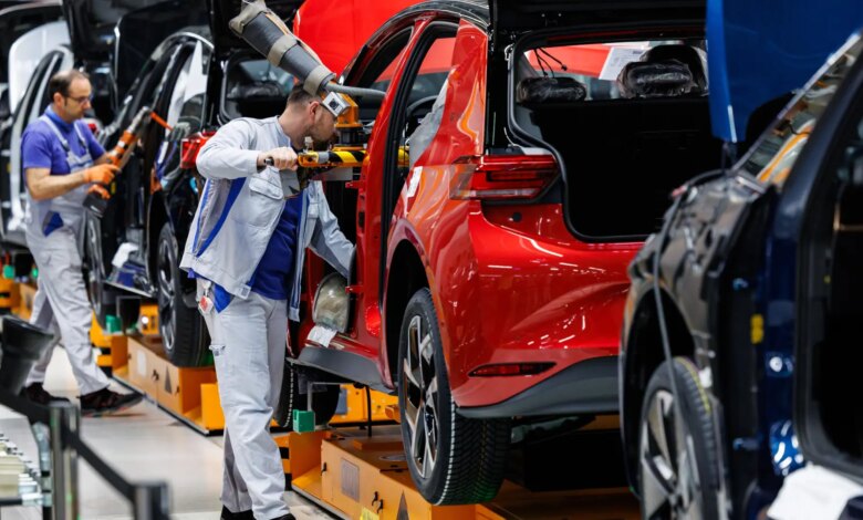 Fabricantes europeos de automóviles consideran insuficientes las medidas de la UE para el sector