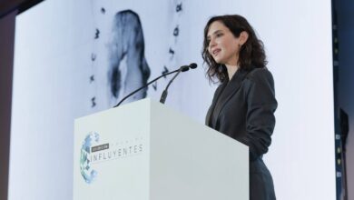 Айюсо призвала защищать институты на фоне скандалов вокруг правительства Испании