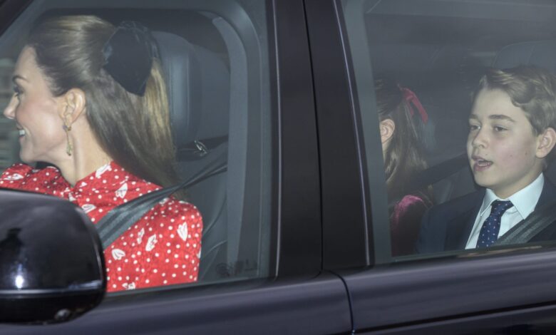 Королевская семья Великобритании собралась на рождественский обед в Букингемском дворце