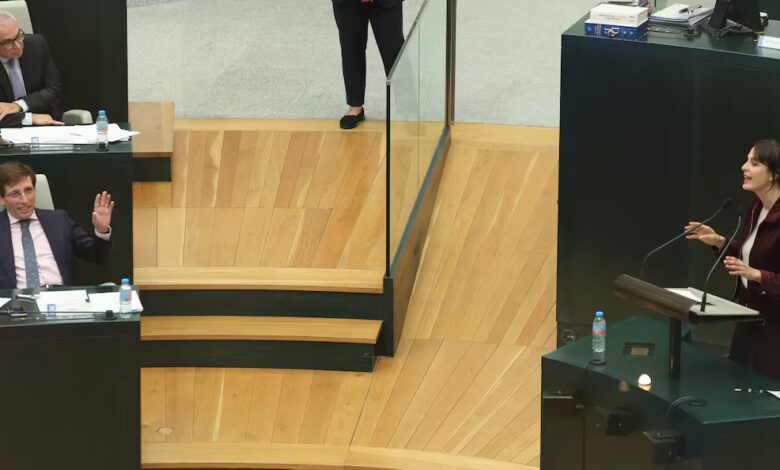 Острые дебаты в мэрии Мадрида: оппозиция и мэр столкнулись на первом заседании года