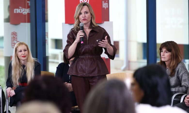 Pilar Alegría Faces Criticism from Social Workers in Aragón Over Working Conditions