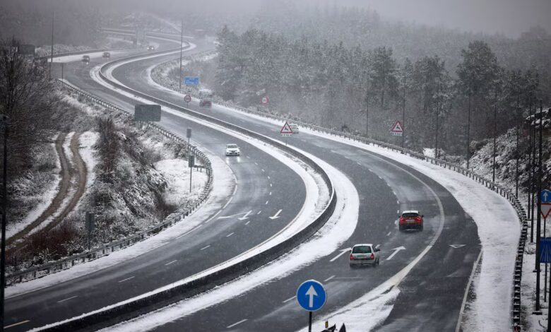 Galicia under siege: mass cancellations, alerts and new restrictions as storm hits