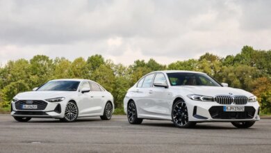 Audi A5 e-hybrid quattro и BMW 330e xDrive в битве гибридных седанов 2026 года
