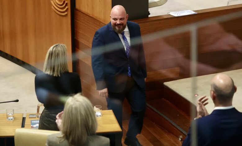 New speaker elected in Extremadura amid bitter standoff between PP and Vox