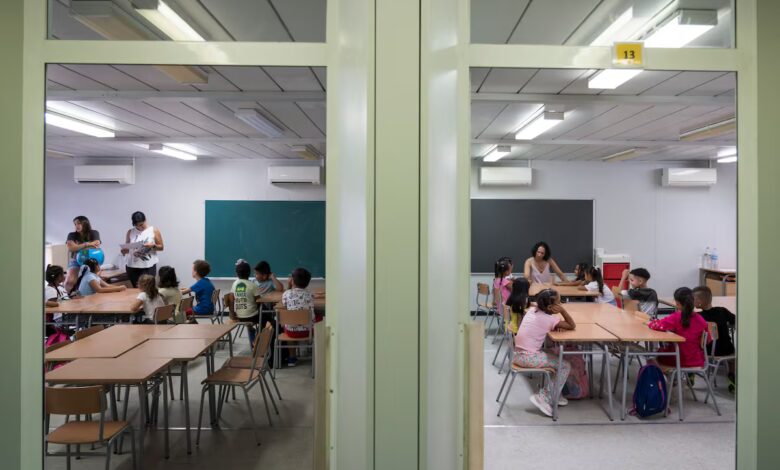 Catalonia Cancels Key Training Courses for Math and Language Teachers