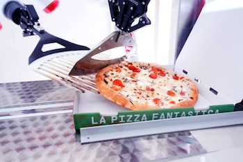 Madrid to Launch Its First Fully Robotic Pizzeria Without Staff