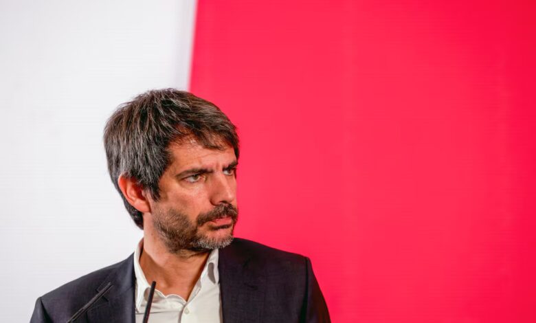 Coalition Faces Turmoil Over Eviction Protection Dispute