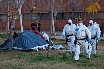Mass exodus begins from Barcelona’s largest camp due to rat infestation