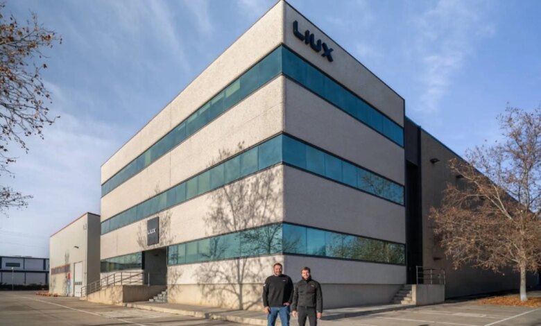 España inaugura su primera planta automotriz en 30 años