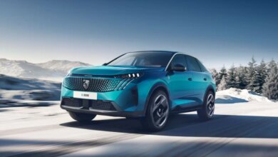 Peugeot 3008 ΡΠ΅ΡΡΠ΅Ρ Π΄ΠΎΡΡΡΠΏΠ½ΡΡ Π²Π΅ΡΡΠΈΡ: Π½ΠΎΠ²Π°Ρ Π³ΠΈΠ±ΡΠΈΠ΄Π½Π°Ρ ΠΌΠΎΠ΄Π΅Π»Ρ ΡΠ΄ΠΈΠ²ΠΈΠ»Π° ΡΠ΅Π½ΠΎΠΉ ΠΈ Π·Π°ΠΏΠ°ΡΠΎΠΌ Ρ
ΠΎΠ΄Π° RUSSPAIN.COM