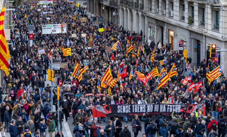 Catalan Activists Demand Change After Rodalies Failures, Blame Spanish Authorities