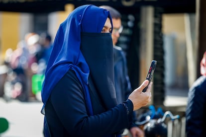 Nijar authorities restrict town hall access for people with covered faces