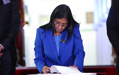 Spain calls for EU to lift sanctions on Venezuelan leader after amnesty