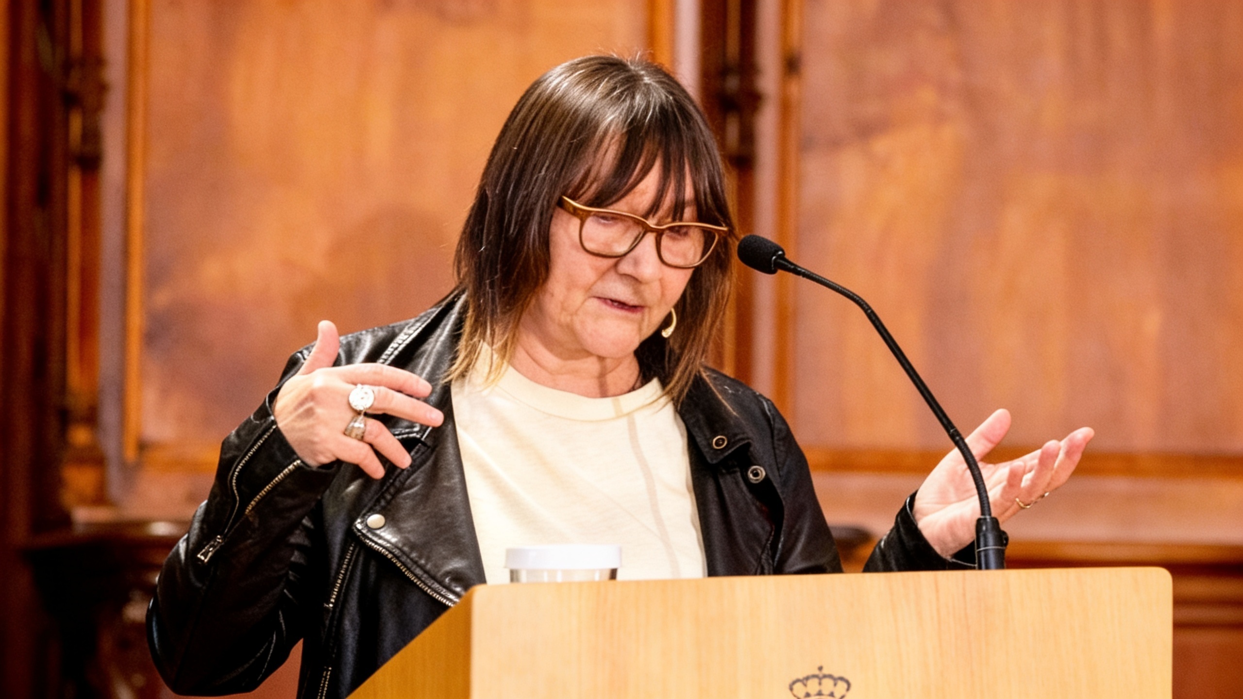 Writer Ali Smith Spoke Amid Barcelona Library Workers’ Protests